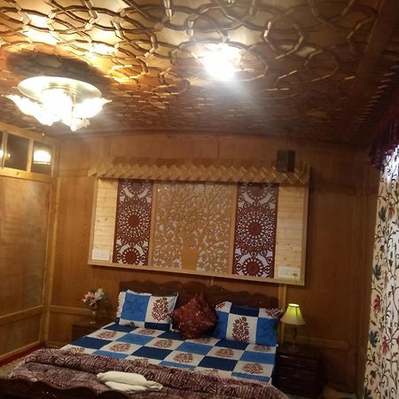 House Boat New Manora Srīnagar Exterior foto