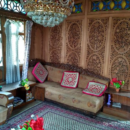 House Boat New Manora Srīnagar Exterior foto