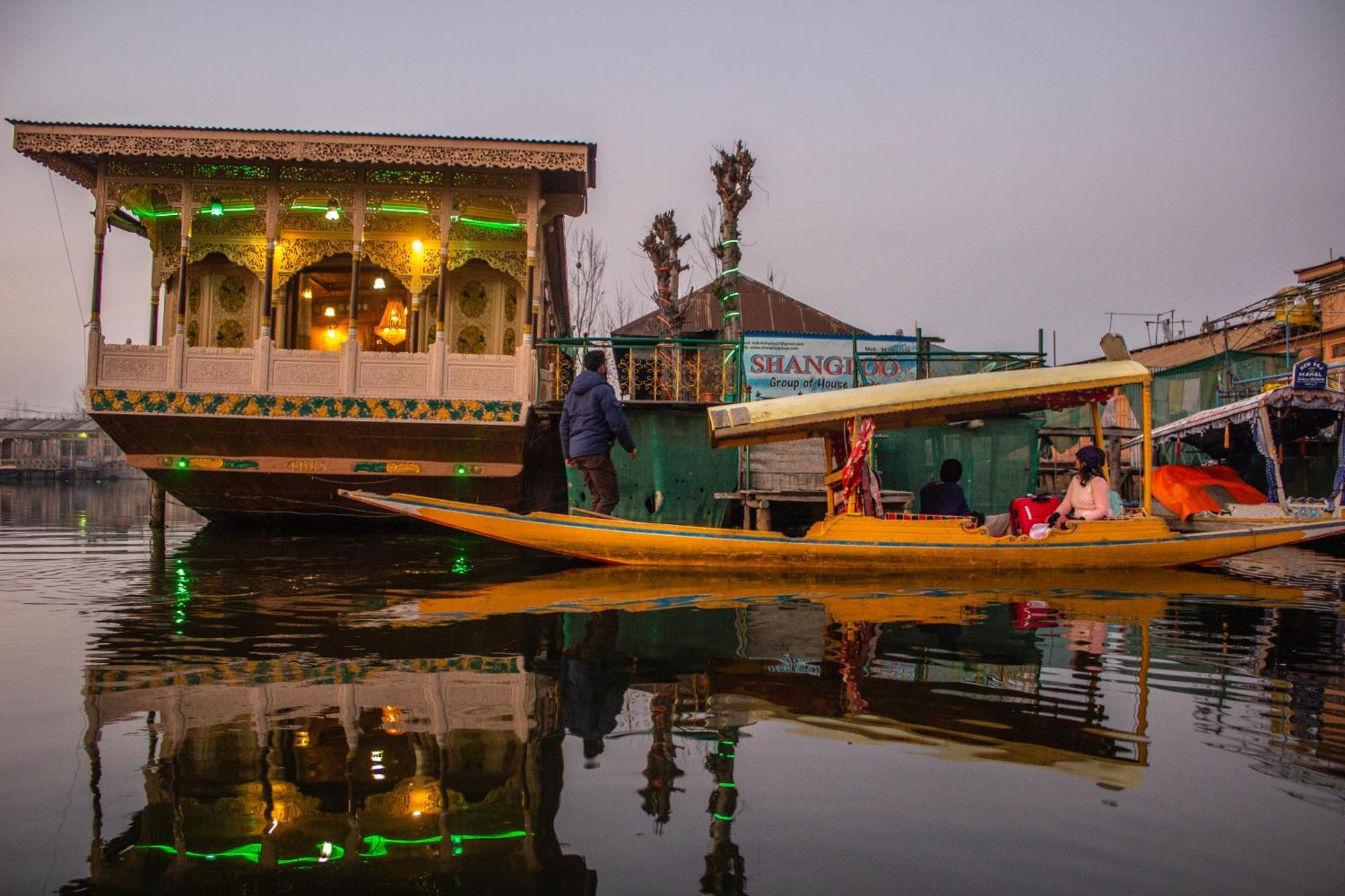 House Boat New Manora Srīnagar Exterior foto