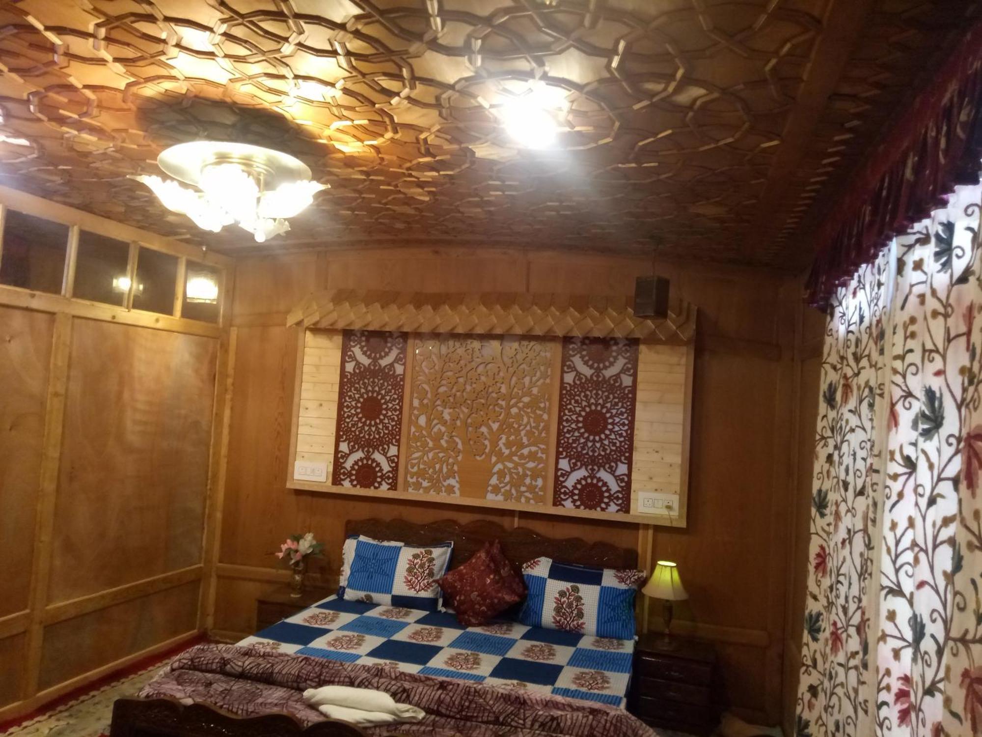 House Boat New Manora Srīnagar Exterior foto