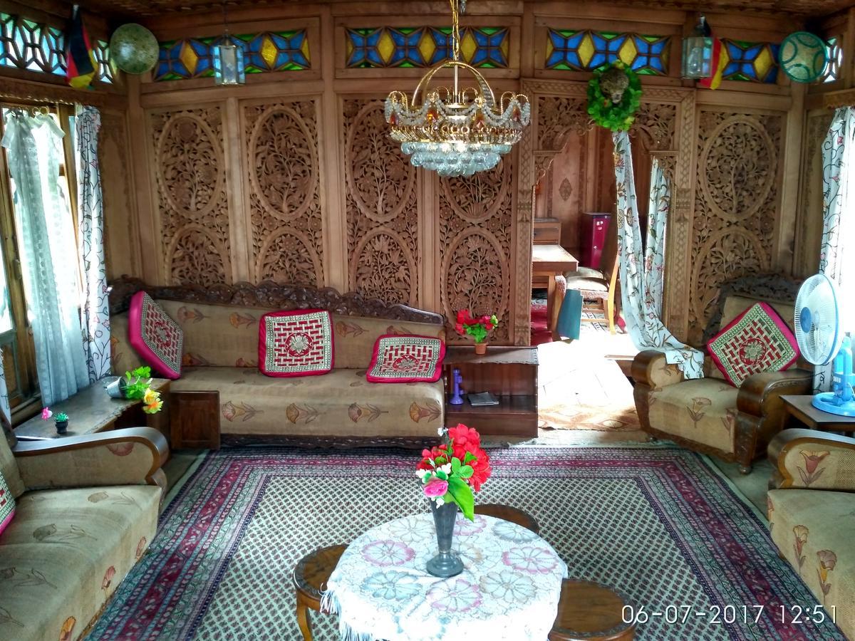 House Boat New Manora Srīnagar Exterior foto