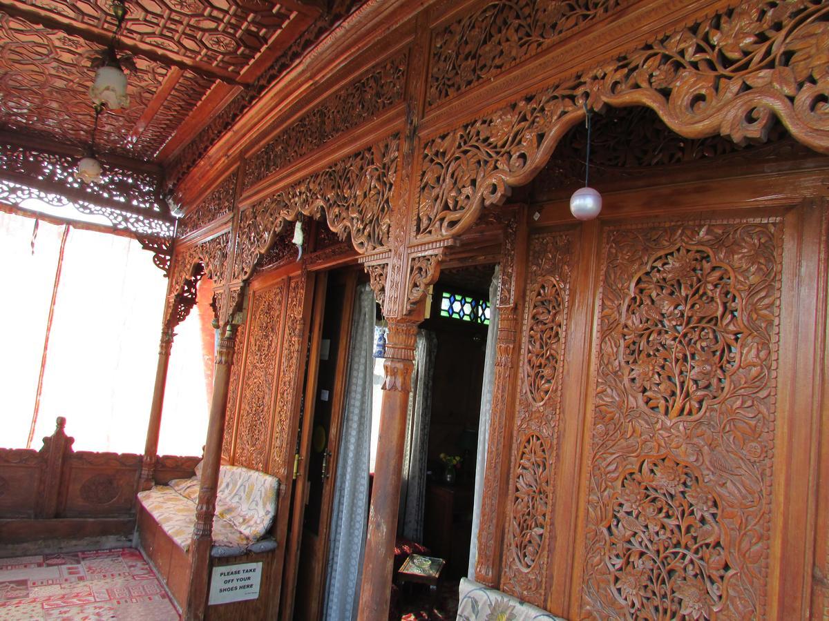 House Boat New Manora Srīnagar Exterior foto