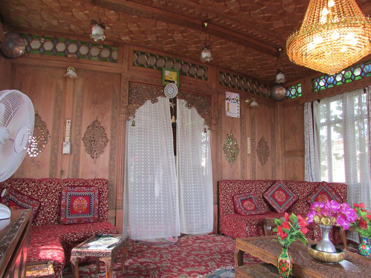 House Boat New Manora Srīnagar Exterior foto