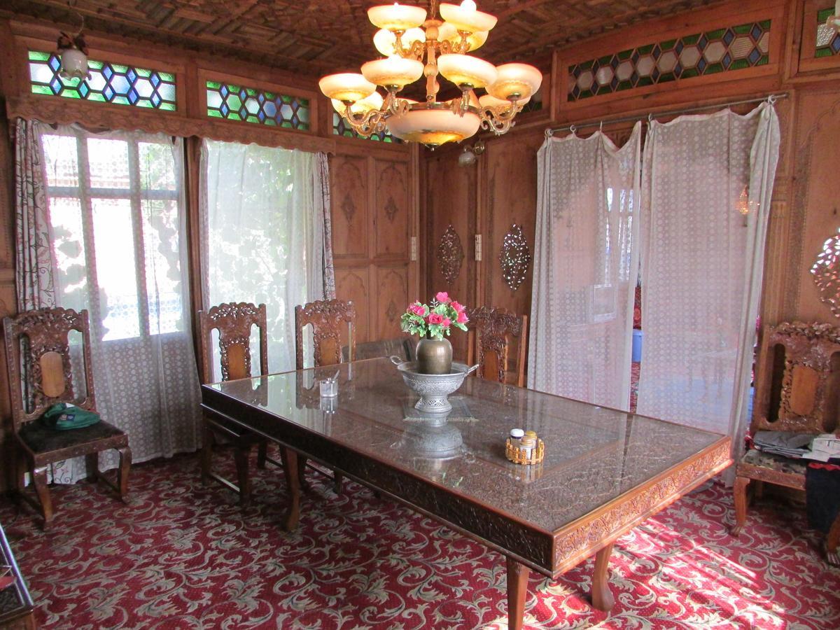 House Boat New Manora Srīnagar Exterior foto