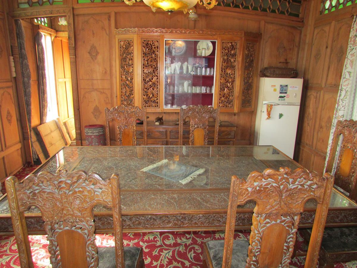 House Boat New Manora Srīnagar Exterior foto